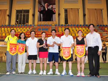Kết quả giải quần vợt chào mừng ngày Nhà giáo Việt nam 20/11/2013 lần thứ VIII 