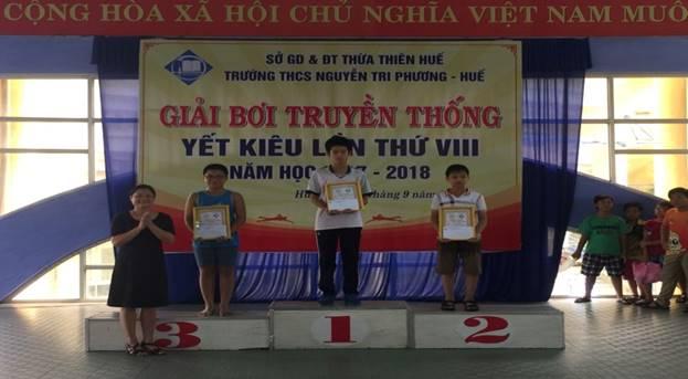 Giải bơi truyền thống Yết Kiêu lần thứ VIII của trường THCS Nguyễn Tri Phương năm học 2017-2018