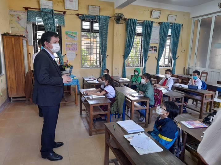 Ngày 10/01/2022, hai trường học online cuối cùng của huyện Phú Lộc đã trở lại trường học trực tiếp sau 3 tháng phải dừng đến trường do dịch bệnh