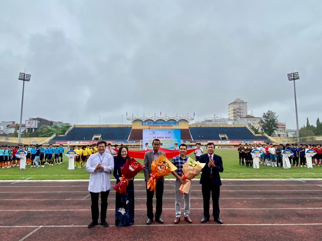Khai mạc Giải Bóng đá truyền thống học sinh THPT  tỉnh Thừa Thiên Huế năm 2023 