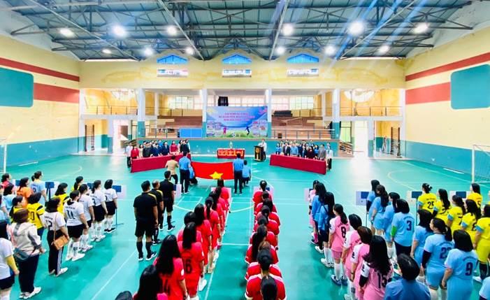 Khai mạc Giải Bóng đá 5 người nữ đoàn viên, người lao động Công đoàn ngành Giáo dục tỉnh Thừa Thiên Huế năm học 2023 - 2024