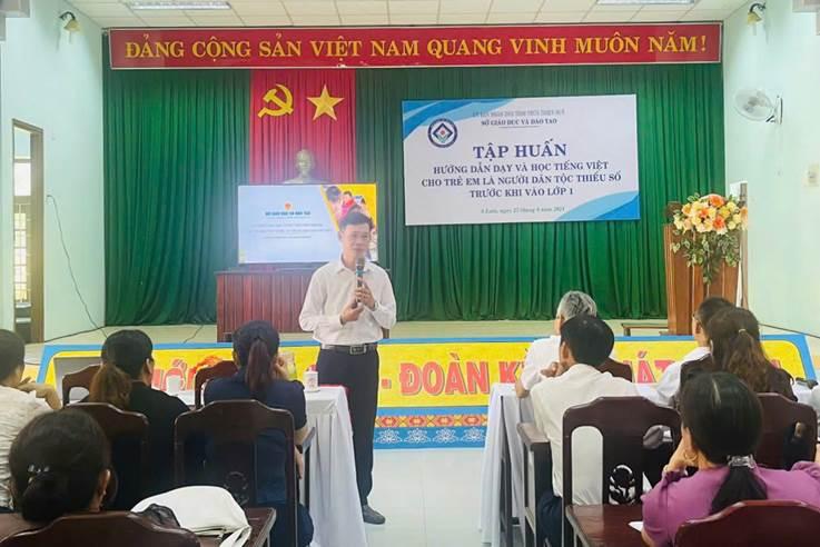 Hội nghị tập huấn hướng dẫn dạy và học tiếng Việt cho trẻ em là người dân tộc thiểu số trước khi vào lớp Một